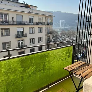 buradan rezervasyon yapın